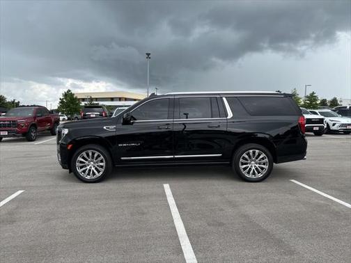 2022 GMC Yukon XL Denali