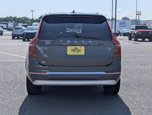 2022 Volvo XC90 T6 Inscription 7 Passenger