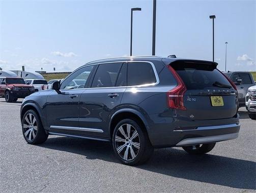 2022 Volvo XC90 T6 Inscription 7 Passenger