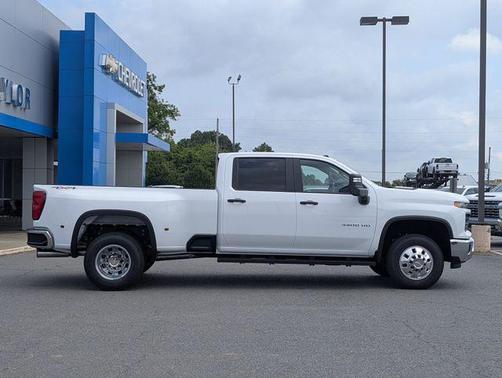 2025 Chevrolet Silverado 3500 WT