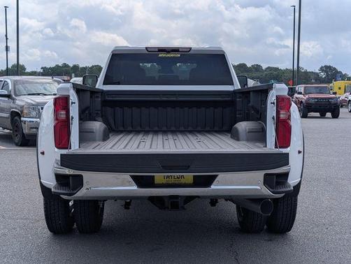 2025 Chevrolet Silverado 3500 WT