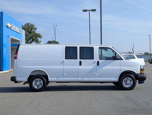 2025 Chevrolet Express 3500 Work Van