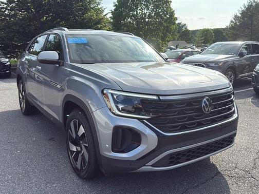 2024 Volkswagen Atlas Cross Sport 2.0T SE w/ Technology