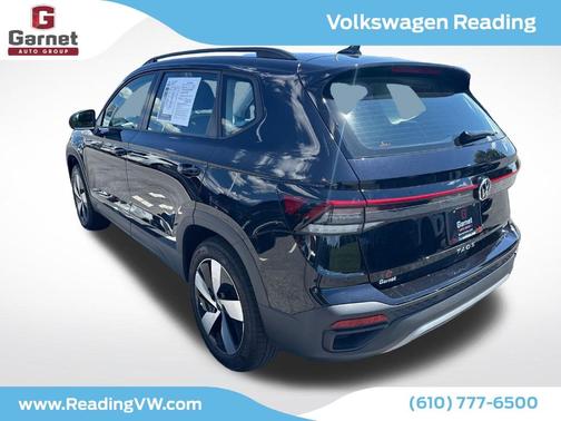 Deep Black Pearl Effect 2025 Volkswagen Taos 1.5T S