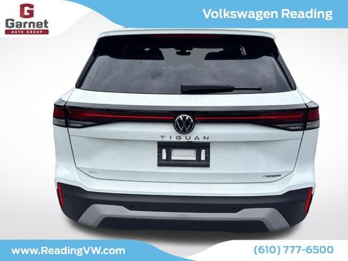 Pure White 2025 Volkswagen Tiguan 2.0T SE