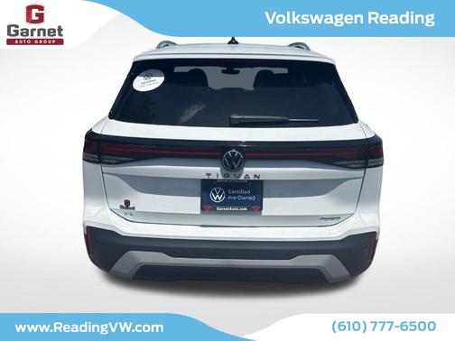 Pure White 2025 Volkswagen Tiguan 2.0T SE