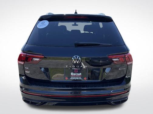 2024 Volkswagen Tiguan 2.0T SE R-Line Black