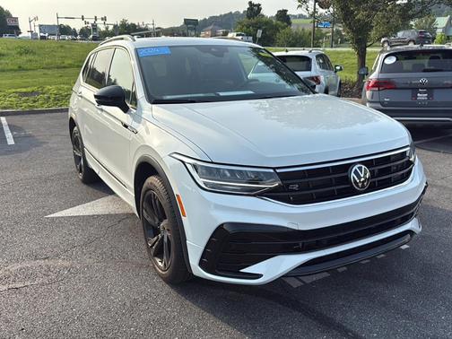 2024 Volkswagen Tiguan 2.0T SE R-Line Black
