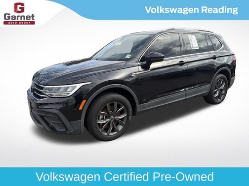 Deep Black Pearl Effect 2023 Volkswagen Tiguan 2.0T SE