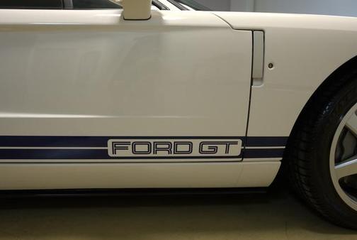 2005 Ford GT 