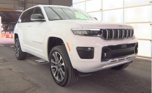 Bright White Clearcoat 2024 Jeep Grand Cherokee Overland