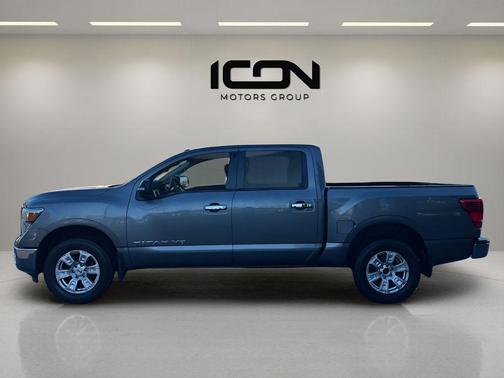 Gun Metallic 2018 Nissan Titan SV