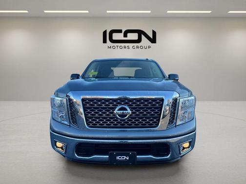 Gun Metallic 2018 Nissan Titan SV
