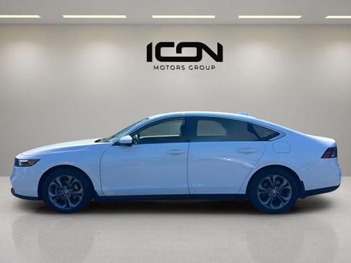 Platinum White Pearl 2023 Honda Accord EX