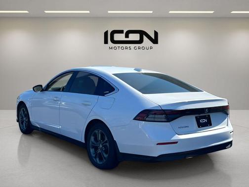 Platinum White Pearl 2023 Honda Accord EX