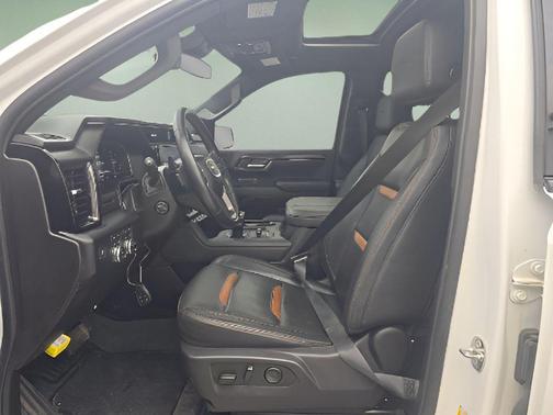 Summit White 2024 GMC Sierra 1500 AT4
