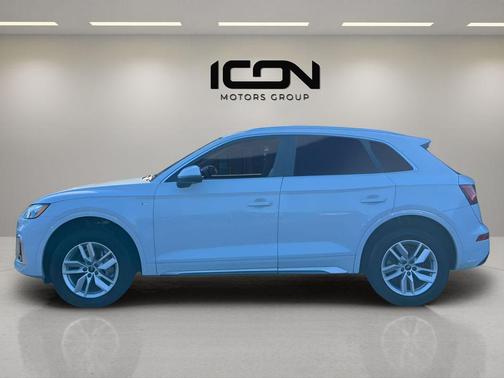 Glacier White Metallic 2022 Audi Q5 45 S line Premium