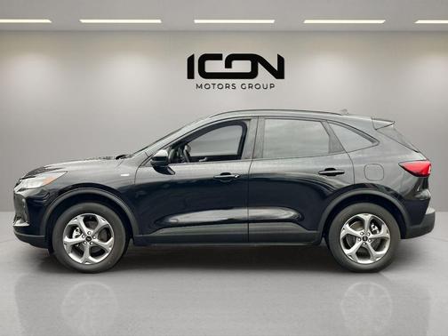 Agate Black Metallic 2025 Ford Escape ST-Line Select