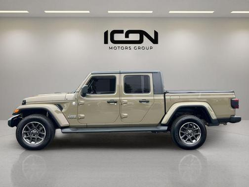 Gator Clearcoat 2020 Jeep Gladiator Overland