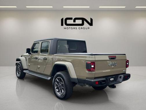 Gator Clearcoat 2020 Jeep Gladiator Overland
