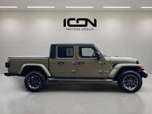 Gator Clearcoat 2020 Jeep Gladiator Overland