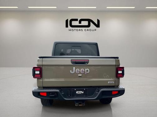 Gator Clearcoat 2020 Jeep Gladiator Overland