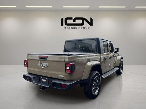 Gator Clearcoat 2020 Jeep Gladiator Overland
