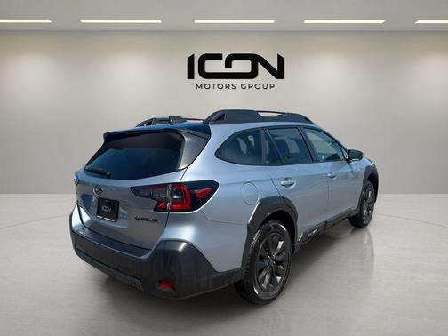 Ice Silver Metallic 2025 Subaru Outback Onyx Edition