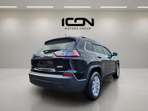 Diamond Black Crystal Pearlcoat 2019 Jeep Cherokee Latitude
