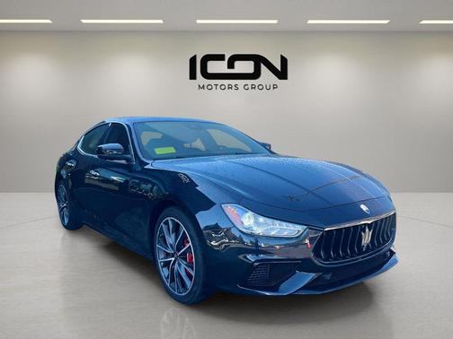 2022 Maserati Ghibli Modena Q4