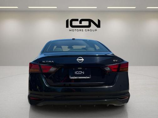 Super Black 2024 Nissan Altima 2.5 SV