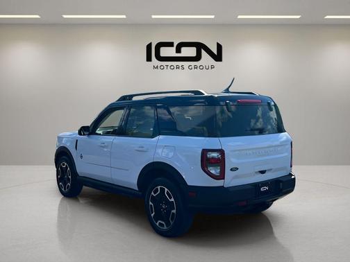 Oxford White 2023 Ford Bronco Sport Outer Banks