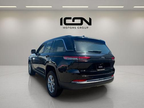 Diamond Black Crystal Pearlcoat 2023 Jeep Grand Cherokee Limited