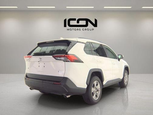 Ice Cap 2025 Toyota RAV4 Hybrid XLE