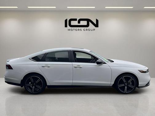Platinum White Pearl 2023 Honda Accord Hybrid Sport