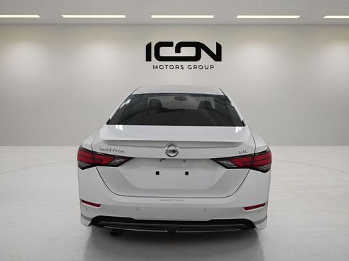 Aspen White TriCoat Pearl 2022 Nissan Sentra SR