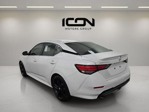 Aspen White TriCoat Pearl 2022 Nissan Sentra SR