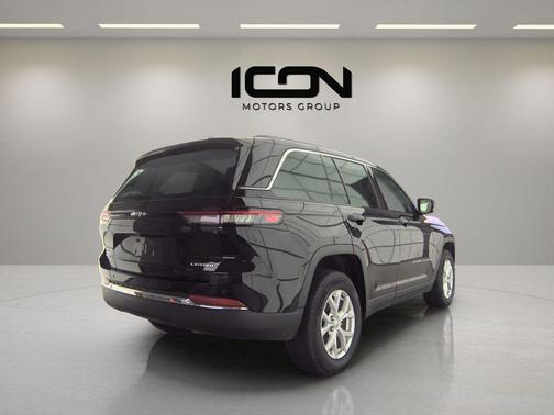 Diamond Black Crystal Pearlcoat 2023 Jeep Grand Cherokee Limited