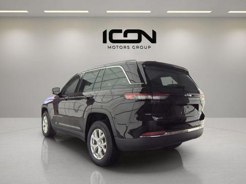 Diamond Black Crystal Pearlcoat 2023 Jeep Grand Cherokee Limited