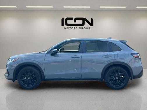 Crystal Black Pearl 2025 Honda HR-V AWD Sport