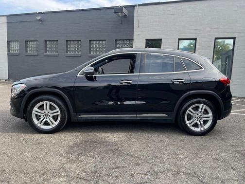 2021 Mercedes-Benz GLA 250 Base 4MATIC
