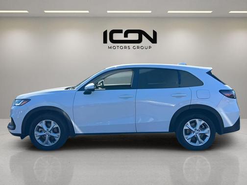 Platinum White Pearl 2025 Honda HR-V LX