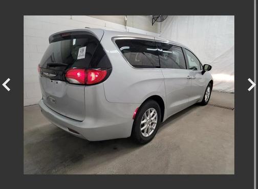 2023 Chrysler Voyager LX