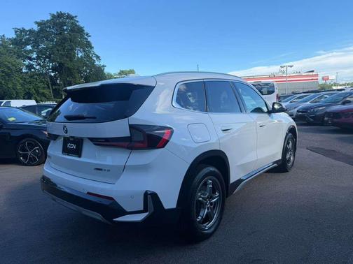 Alpine White 2025 BMW X1 xDrive28i