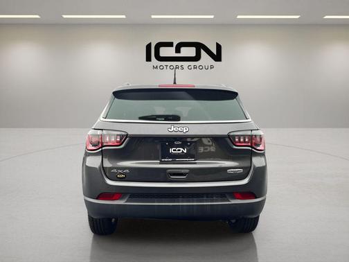 Granite Crystal Metallic Clearcoat 2020 Jeep Compass Latitude