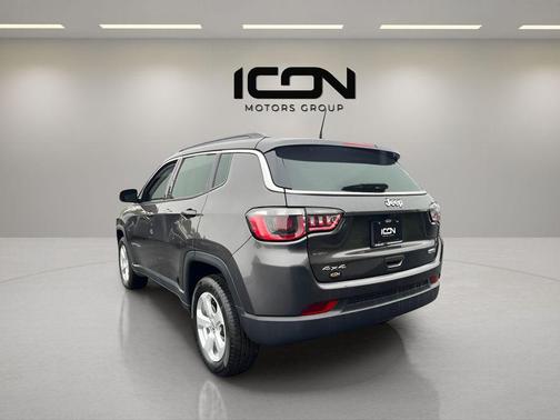 Granite Crystal Metallic Clearcoat 2020 Jeep Compass Latitude