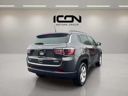 Granite Crystal Metallic Clearcoat 2020 Jeep Compass Latitude