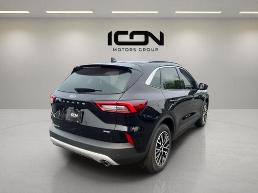 2024 Ford Escape PHEV SE