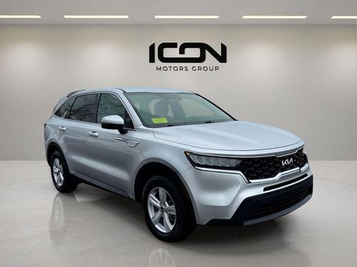2022 Kia Sorento LX