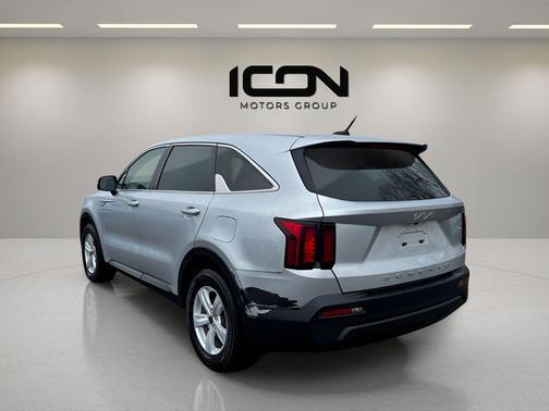 2022 Kia Sorento LX